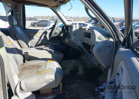 2000 Chevrolet C3500 from USA, damaged, VIN 1GCGC33R1YF516832